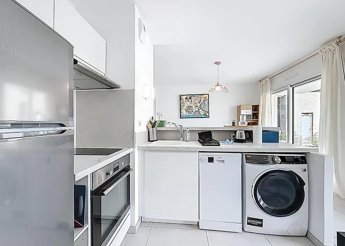 Апартаменты Les Allees Blatin Hypercentre Terrasse 3p